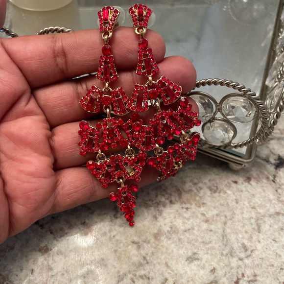 Dazzling Earrings - Picture 2 of 2